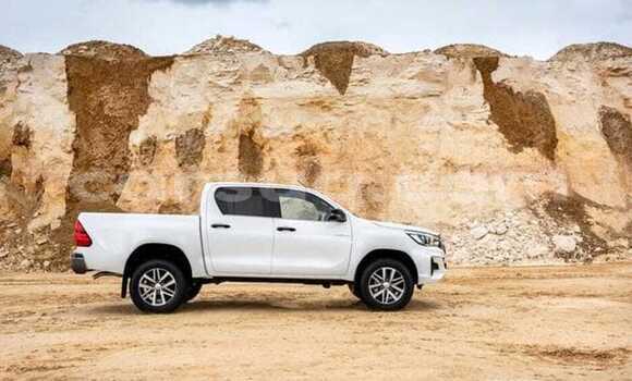 Acheter Occasion Voiture Toyota Hilux Blanc à N'Djamena, Chari-Baguirmi
