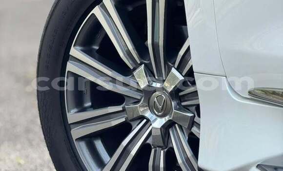 Buy Used Lexus LX 570 White Car in N'Djamena in Chari-Baguirmi Buy Used Lexus LX 570 White Car in N'Djamena in Chari-Baguirmi