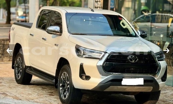 Acheter Occasion Voiture Toyota Hilux Blanc à N'Djamena, Chari-Baguirmi