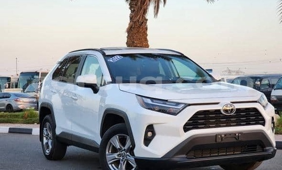 Acheter Occasion Voiture Toyota RAV4 Blanc à N'Djamena, Chari-Baguirmi