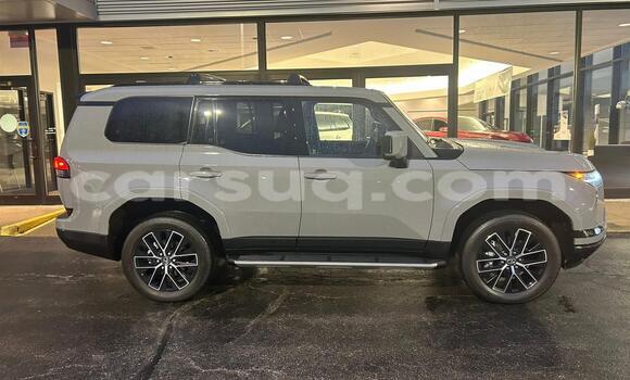 Buy Used Lexus GX White Car in N'Djamena in Chari-Baguirmi Buy Used Lexus GX White Car in N'Djamena in Chari-Baguirmi
