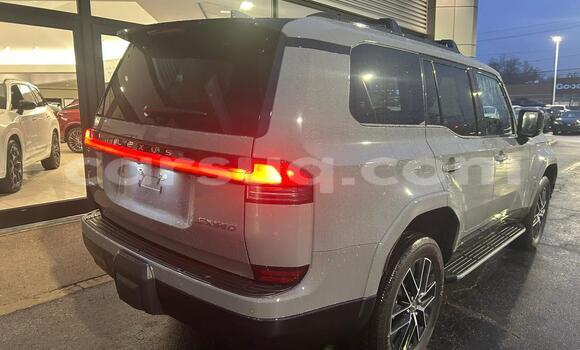 Buy Used Lexus GX White Car in N'Djamena in Chari-Baguirmi Buy Used Lexus GX White Car in N'Djamena in Chari-Baguirmi