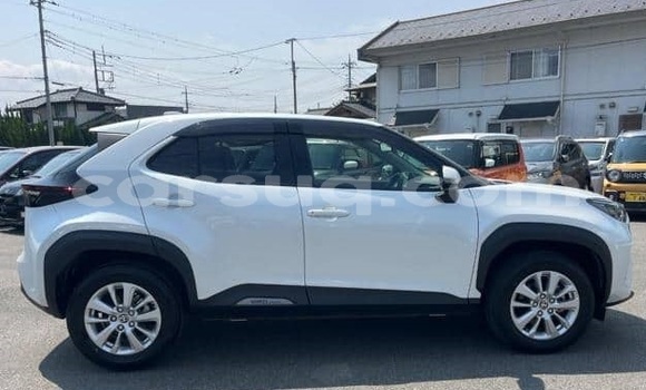 Acheter Occasion Voiture Toyota Yaris Blanc à Goz Beïda, Ouaddai Region Acheter Occasion Voiture Toyota Yaris Blanc à Goz Beïda, Ouaddai Region