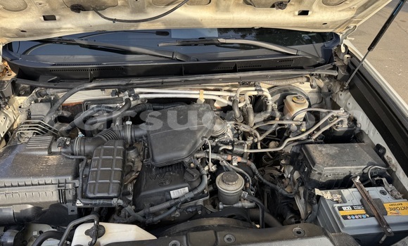 Acheter Occasion Voiture Toyota Land Cruiser Prado Blanc à N'Djamena, Chari-Baguirmi Acheter Occasion Voiture Toyota Land Cruiser Prado Blanc à N'Djamena, Chari-Baguirmi