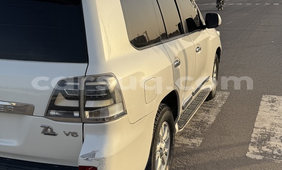 Acheter Occasion Voiture Toyota Land Cruiser Blanc à N'Djamena, Chari-Baguirmi Acheter Occasion Voiture Toyota Land Cruiser Blanc à N'Djamena, Chari-Baguirmi