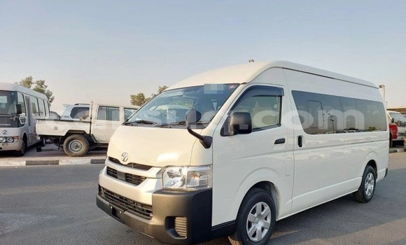 Acheter Occasion Voiture Toyota Hiace Blanc à N'Djamena, Chari-Baguirmi