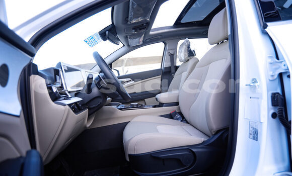 Acheter Occasion Voiture Kia Sportage Blanc à N'Djamena, Chari-Baguirmi Acheter Occasion Voiture Kia Sportage Blanc à N'Djamena, Chari-Baguirmi