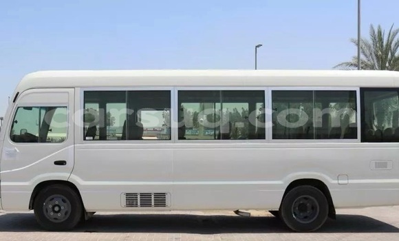 Acheter Occasion Voiture Toyota Coaster Blanc à N'Djamena, Chari-Baguirmi Acheter Occasion Voiture Toyota Coaster Blanc à N'Djamena, Chari-Baguirmi
