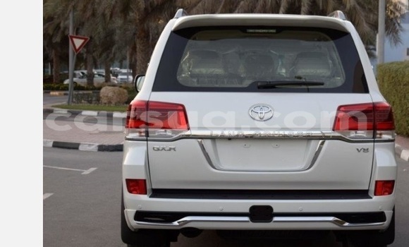 Acheter Occasion Voiture Toyota Land Cruiser Blanc à N'Djamena, Chari-Baguirmi Acheter Occasion Voiture Toyota Land Cruiser Blanc à N'Djamena, Chari-Baguirmi