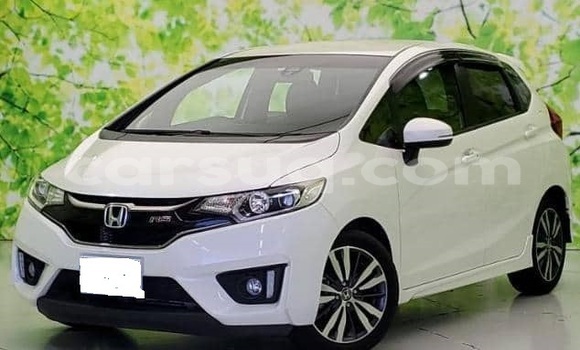 Acheter Occasion Voiture Honda FIT Blanc à N'Djamena, Chari-Baguirmi