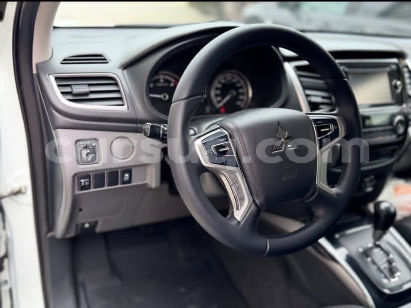 Big with watermark mitsubishi l200 chari baguirmi n djamena 4349