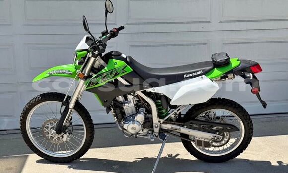Buy Used Kawasaki KLX Green Bike in N'Djamena in Chari-Baguirmi Buy Used Kawasaki KLX Green Bike in N'Djamena in Chari-Baguirmi