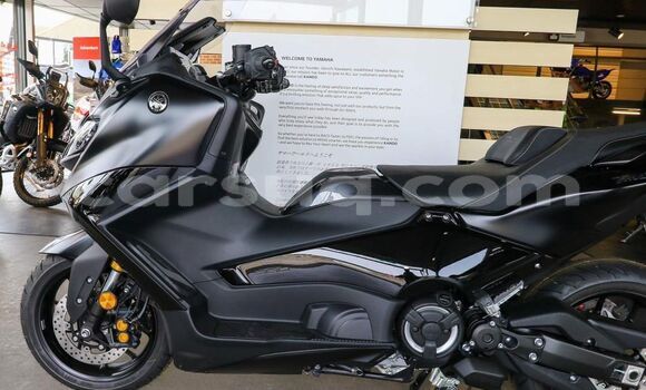 Acheter Neuf Moto Yamaha TMAX Noir à Goundi, Moyen-Chari Acheter Neuf Moto Yamaha TMAX Noir à Goundi, Moyen-Chari