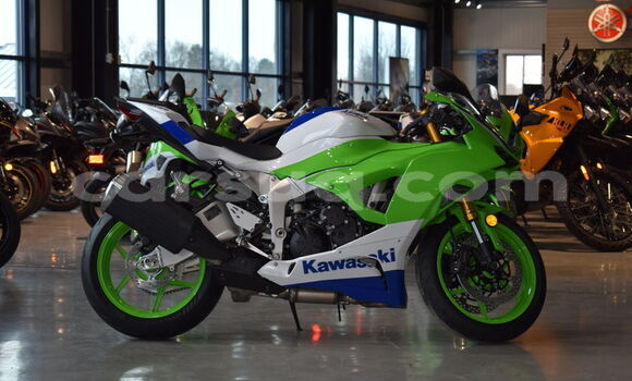 Acheter Neuf Moto Yamaha TMAX Noir à Goundi, Moyen-Chari Acheter Neuf Moto Yamaha TMAX Noir à Goundi, Moyen-Chari