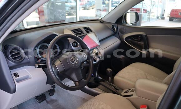Acheter Occasion Voiture Toyota RAV4 Noir à N'Djamena, Chari-Baguirmi Acheter Occasion Voiture Toyota RAV4 Noir à N'Djamena, Chari-Baguirmi