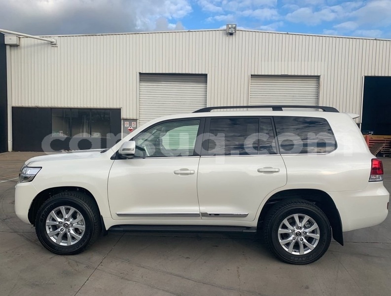 Big with watermark toyota land cruiser chari baguirmi n djamena 4372