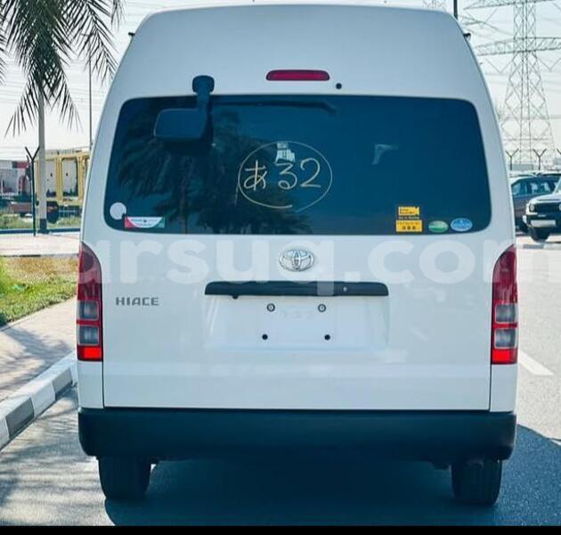 Big with watermark toyota hiace chari baguirmi n djamena 4373