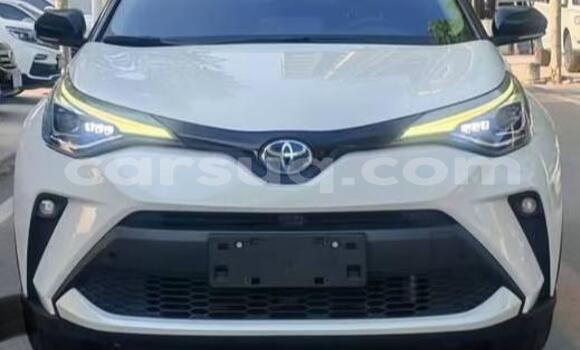 Acheter Occasion Voiture Toyota C-HR Blanc à N'Djamena, Chari-Baguirmi Acheter Occasion Voiture Toyota C-HR Blanc à N'Djamena, Chari-Baguirmi