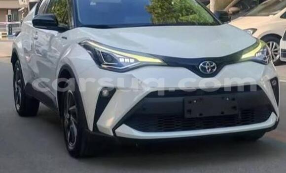 Acheter Occasion Voiture Toyota C-HR Blanc à N'Djamena, Chari-Baguirmi Acheter Occasion Voiture Toyota C-HR Blanc à N'Djamena, Chari-Baguirmi