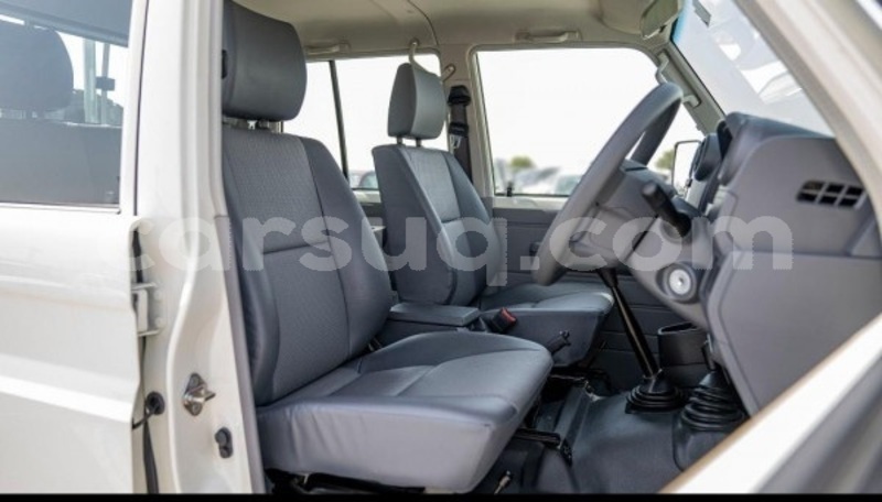 Big with watermark toyota land cruiser chari baguirmi n djamena 4375