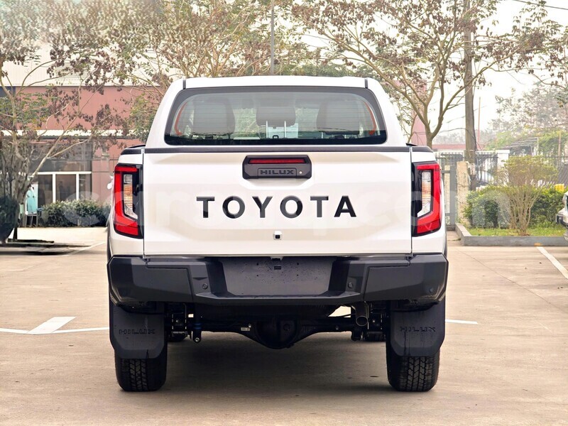 Big with watermark toyota hilux chari baguirmi n djamena 4377