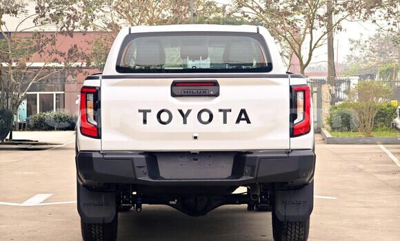 Acheter Neuf Voiture Toyota Hilux Blanc à N'Djamena, Chari-Baguirmi Acheter Neuf Voiture Toyota Hilux Blanc à N'Djamena, Chari-Baguirmi