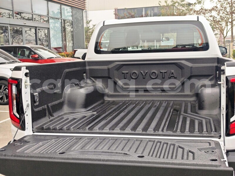 Big with watermark toyota hilux chari baguirmi n djamena 4377
