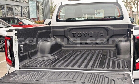 Acheter Neuf Voiture Toyota Hilux Blanc à N'Djamena, Chari-Baguirmi Acheter Neuf Voiture Toyota Hilux Blanc à N'Djamena, Chari-Baguirmi