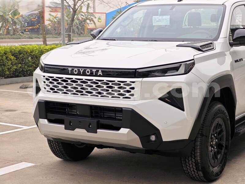 Big with watermark toyota hilux chari baguirmi n djamena 4377
