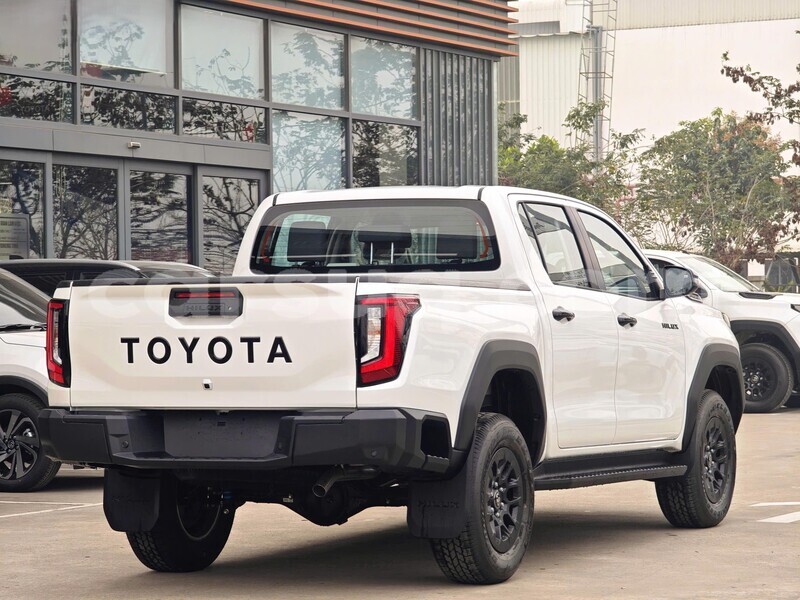 Big with watermark toyota hilux chari baguirmi n djamena 4377