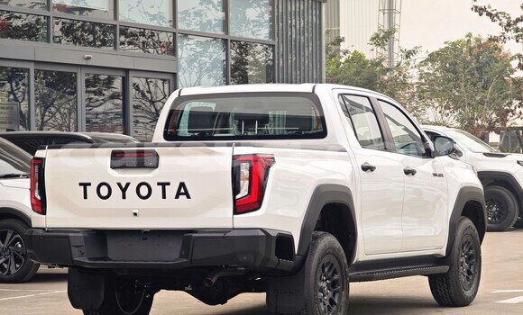Acheter Neuf Voiture Toyota Hilux Blanc à N'Djamena, Chari-Baguirmi Acheter Neuf Voiture Toyota Hilux Blanc à N'Djamena, Chari-Baguirmi