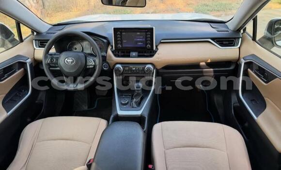 Acheter Occasion Voiture Toyota RAV4 Blanc à N'Djamena, Chari-Baguirmi Acheter Occasion Voiture Toyota RAV4 Blanc à N'Djamena, Chari-Baguirmi
