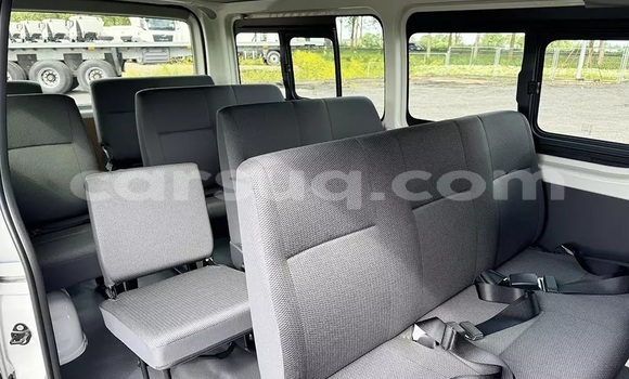 Buy Used Toyota Hiace White Car in Import - Dubai in Barh el Gazel Buy Used Toyota Hiace White Car in Import - Dubai in Barh el Gazel