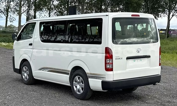 Buy Used Toyota Hiace White Car in Import - Dubai in Barh el Gazel Buy Used Toyota Hiace White Car in Import - Dubai in Barh el Gazel