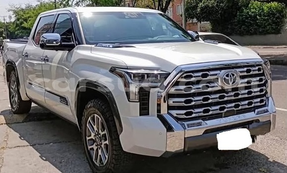 Acheter Occasion Voiture Toyota Tundra Blanc à N'Djamena, Chari-Baguirmi