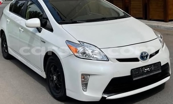 Acheter Occasion Voiture Toyota Prius Blanc à N'Djamena, Chari-Baguirmi
