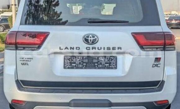 Buy Used Toyota Land Cruiser White Car in N'Djamena in Chari-Baguirmi Buy Used Toyota Land Cruiser White Car in N'Djamena in Chari-Baguirmi