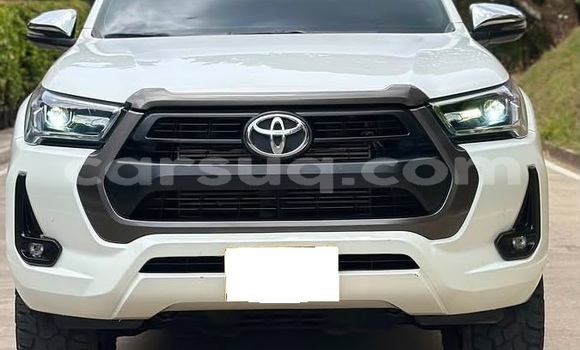 Buy Used Toyota Hilux White Car in N'Djamena in Chari-Baguirmi Buy Used Toyota Hilux White Car in N'Djamena in Chari-Baguirmi