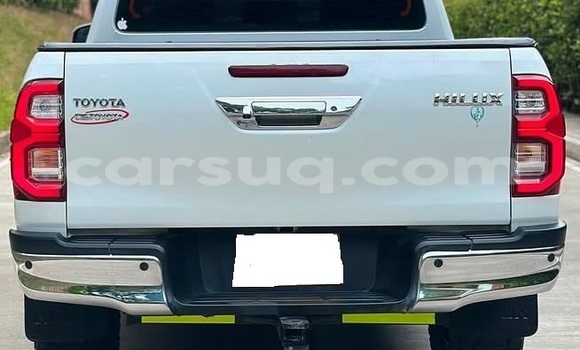 Buy Used Toyota Hilux White Car in N'Djamena in Chari-Baguirmi Buy Used Toyota Hilux White Car in N'Djamena in Chari-Baguirmi