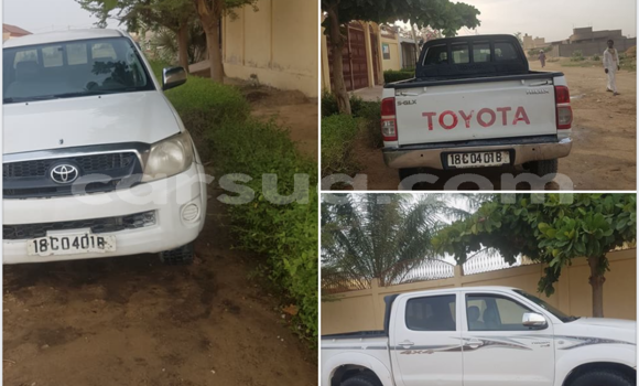Acheter Occasion Voiture Toyota Hilux Blanc à Abéché, Ouaddai Region