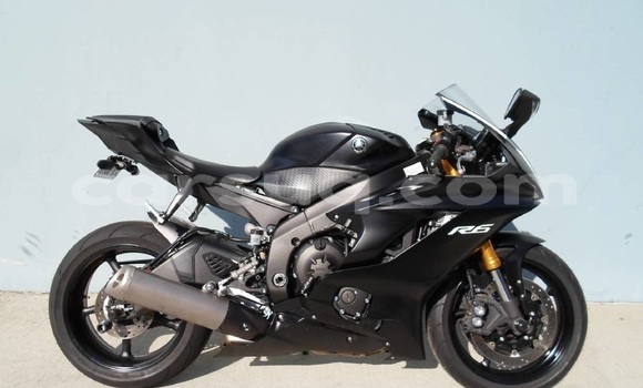 Acheter Neuf Moto Yamaha YZF Noir à Aouzou, Bourkou-Ennedi-Tibesti