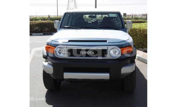 Acheter Import Voiture Toyota FJ Cruiser Bleu à Import - Dubai, Barh el Gazel Acheter Import Voiture Toyota FJ Cruiser Bleu à Import - Dubai, Barh el Gazel