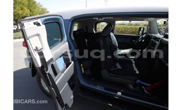 Acheter Import Voiture Toyota FJ Cruiser Bleu à Import - Dubai, Barh el Gazel